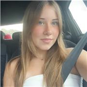Me llamo Ainhoa. Ofrezco clases particulares de todas las materias para estudiantes de Primaria y la ESO.
